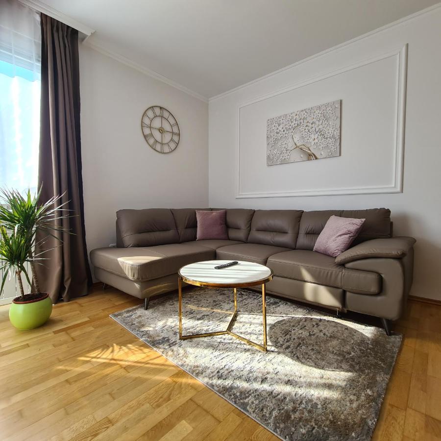 Apartment Mia Milija Fiume Esterno foto